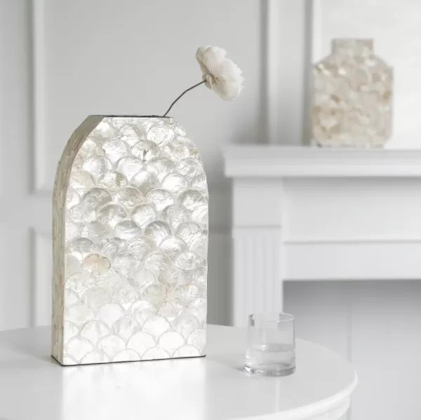 Shell Vase-Artistic Vase-Beauty Cream Toned French Seashell Vase1