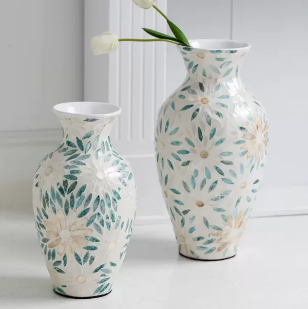 Shell Vase – Elegant Tabletop Decoration Vintage European